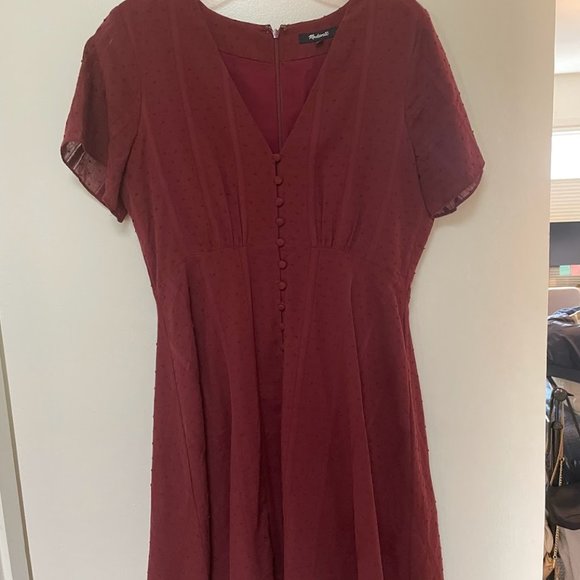 Madewell Button-Front Swing Dress in Swiss Dot Dusty Burgundy, Size 6 - Picture 3 of 4